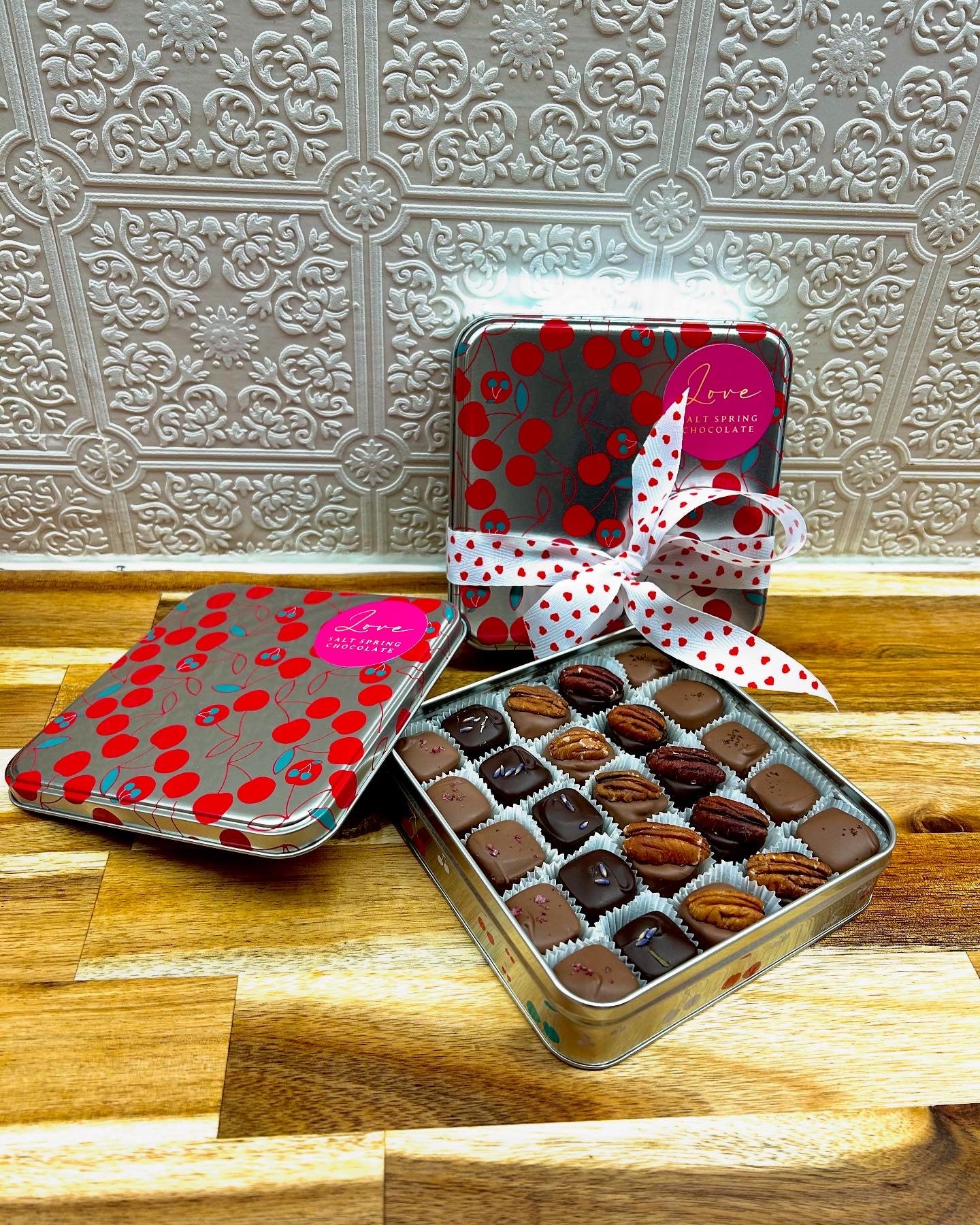 25 Piece Chocolate Caramel Refillable Tin